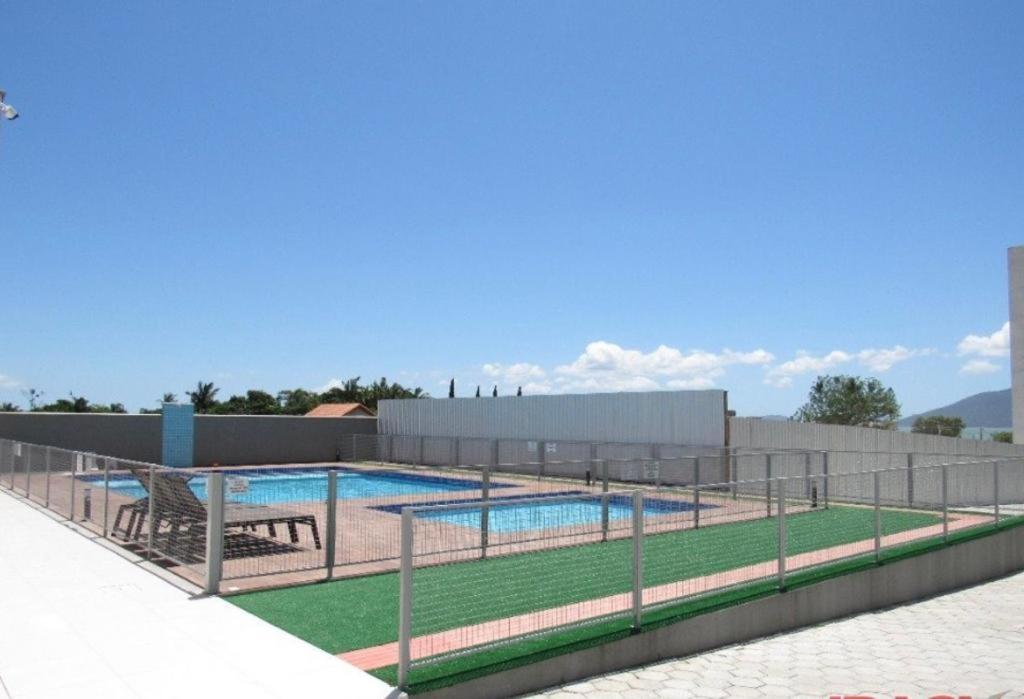 Apartamento Na Palhoca, Com Vista Para O Mar, Proximo A Mercados, Padarias E Farmacias. Exterior foto